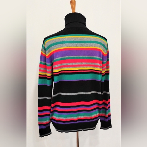 VIBRANT STRIPES TURTLE NECK - Picture 3 of 9